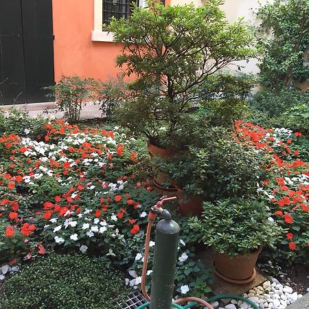 L'Angolino Nascosto Verona Exteriör bild